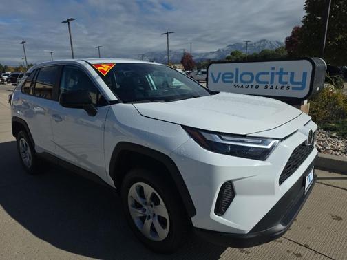 2024 Toyota RAV4 LE