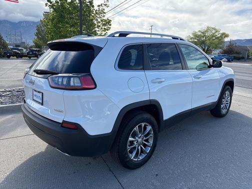 Bright White Clearcoat 2019 Jeep Cherokee Latitude Plus