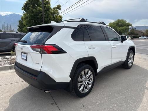 2020 Toyota RAV4 XLE Premium