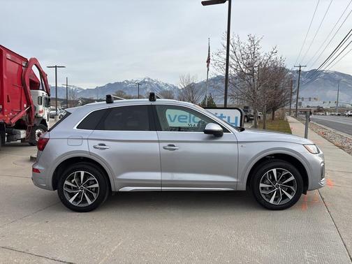 2024 Audi Q5 45 S line Premium Plus