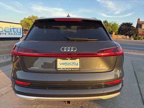 2021 Audi e-tron Premium Plus