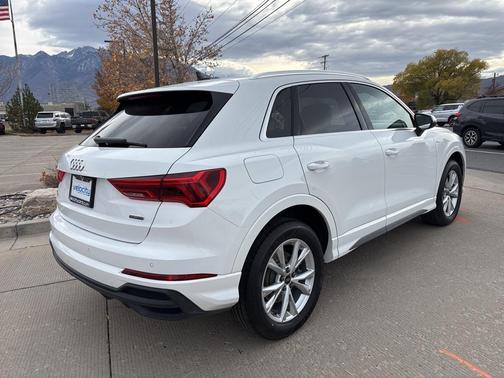 2023 Audi Q3 Premium 45 TFSI S line quattro Tiptronic