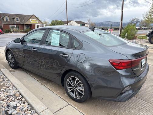 Gravity Gray 2022 Kia Forte LXS