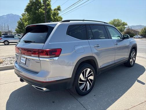 2024 Volkswagen Atlas 2.0T SE w/Technology 4MOTION