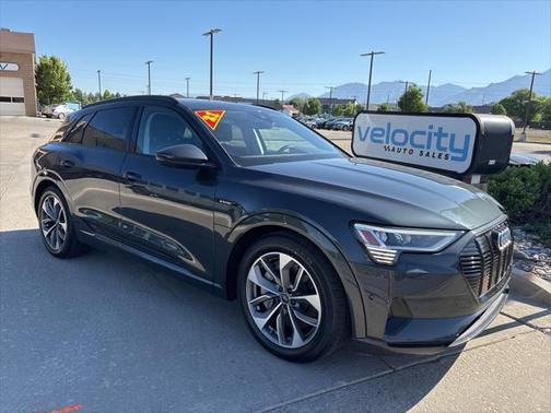 2021 Audi e-tron Premium Plus