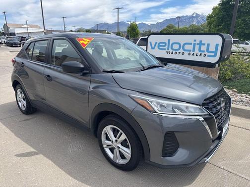 Gun Metallic 2024 Nissan Kicks S