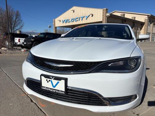 2016 Chrysler 200 Limited