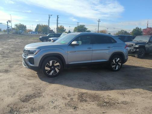 2024 Volkswagen Atlas Cross Sport 2.0T SE w/Technology