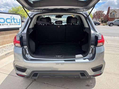 Alloy Silver Metallic 2025 Mitsubishi Outlander Sport 2.0 ES