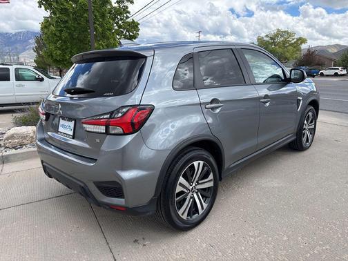 Alloy Silver Metallic 2025 Mitsubishi Outlander Sport 2.0 ES