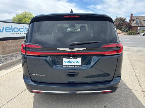 Fathom Blue Pearlcoat 2023 Chrysler Pacifica Touring L