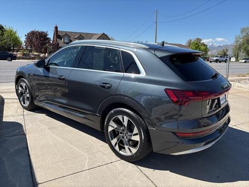 2021 Audi e-tron Premium