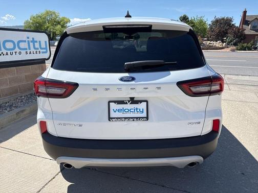 Oxford White 2025 Ford Escape Active
