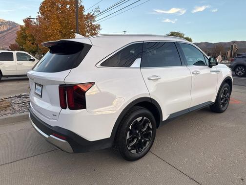 2024 Kia Sorento S