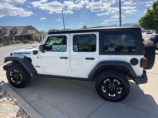 Bright White Clearcoat 2024 Jeep Wrangler 4xe Rubicon