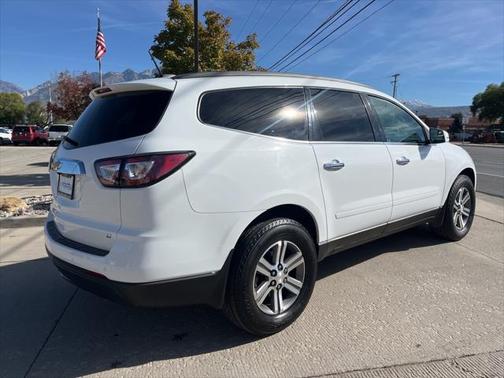 2017 Chevrolet Traverse 2LT