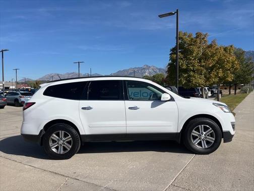 2017 Chevrolet Traverse 2LT
