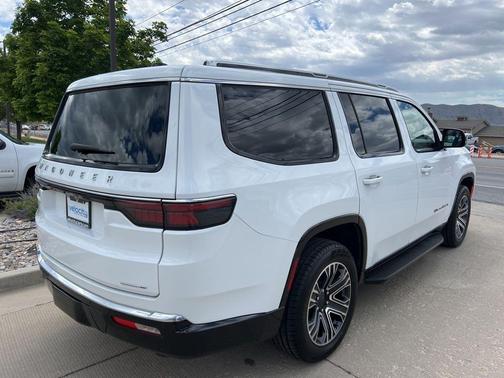 Bright White Clearcoat 2024 Jeep Wagoneer Series II 4x4