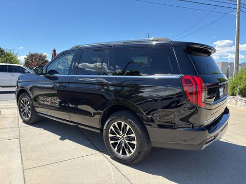 Black Metallic 2025 Ford Expedition Platinum
