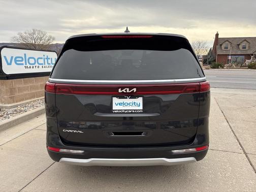 2024 Kia Carnival LX