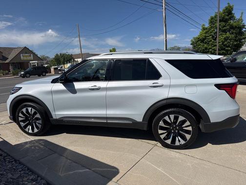 White Metallic 2025 Ford Explorer Platinum
