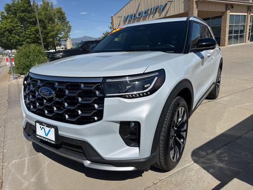 White Metallic 2025 Ford Explorer Platinum