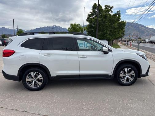 Crystal White Pearl 2025 Subaru Ascent Premium 7-Passenger