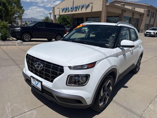 Lunar White 2025 Hyundai VENUE SEL
