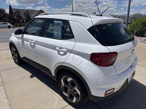 Lunar White 2025 Hyundai VENUE SEL