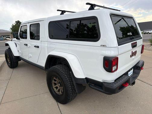 Bright White Clearcoat 2021 Jeep Gladiator Rubicon