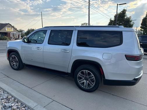 2023 Jeep Wagoneer L Series II 4x4