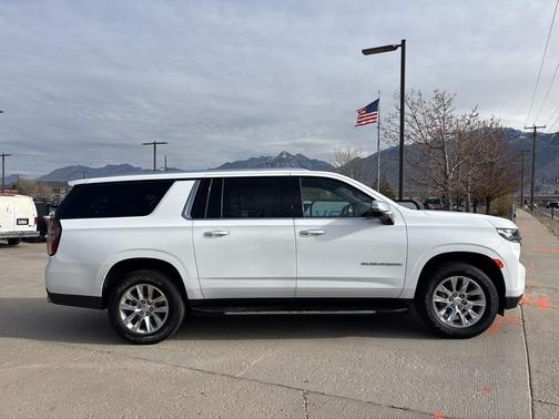 2023 Chevrolet Suburban Premier