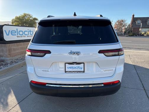 2023 Jeep Grand Cherokee L Laredo