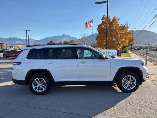 2023 Jeep Grand Cherokee L Laredo