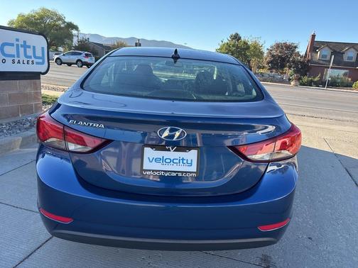 2015 Hyundai ELANTRA SE
