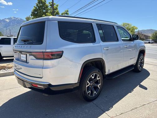 Silver Zynith 2024 Jeep Wagoneer Series III 4x4