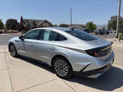 2024 Hyundai SONATA Hybrid SE