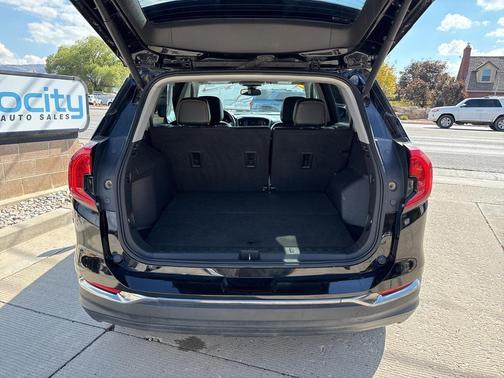 2023 GMC Terrain AWD AT4