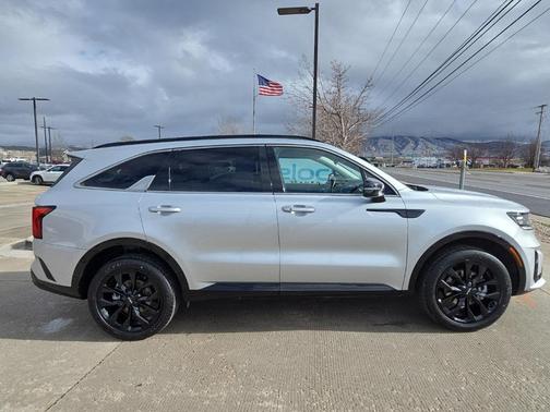2022 Kia Sorento SX