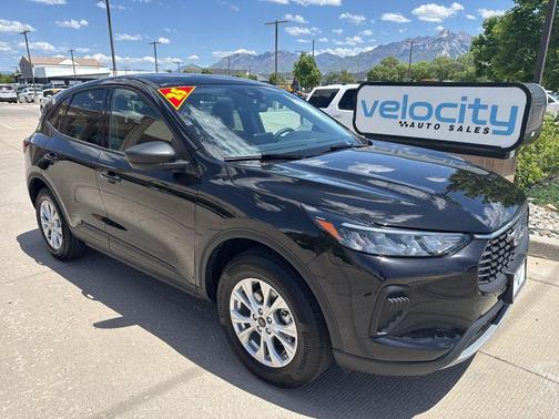 Black Metallic 2025 Ford Escape Active