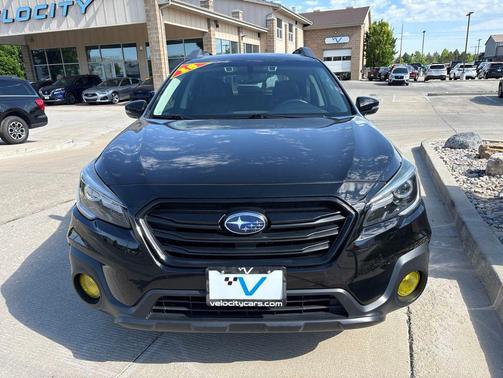 Crystal Black Silica 2018 Subaru Outback 2.5i Limited