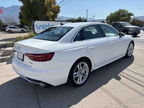 2022 Audi A4 45 S line Premium Plus