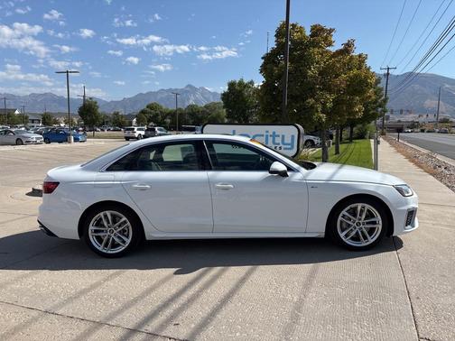 2022 Audi A4 45 S line Premium Plus