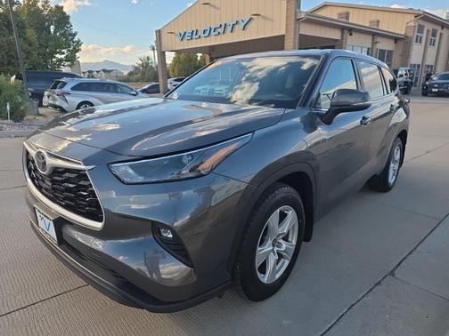 2024 Toyota Highlander LE