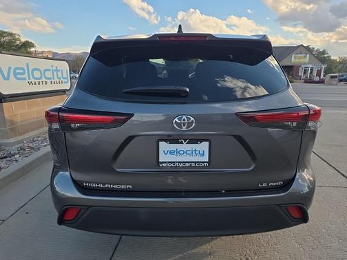 2024 Toyota Highlander LE