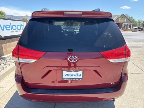 2014 Toyota Sienna LE