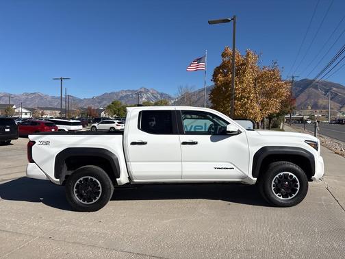 2024 Toyota Tacoma TRD Off-Road