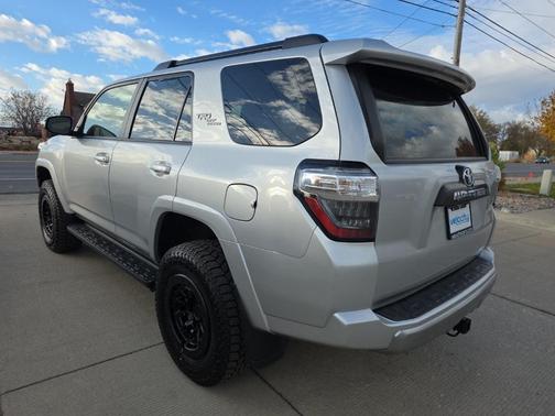 2024 Toyota 4Runner TRD Off Road