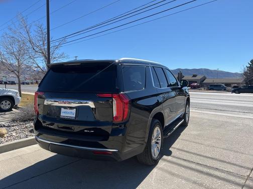 2023 GMC Yukon SLT