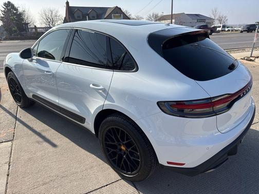 2024 Porsche Macan T